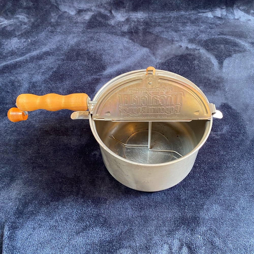 Wabash Valley Farms Old-Fashioned Popcorn Popper - Picture 2 of 6